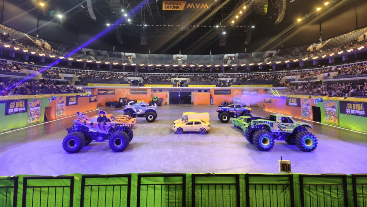Hot Wheels Monster Trucks Glow-N-Fire Live Show Budapešť – reportáž
