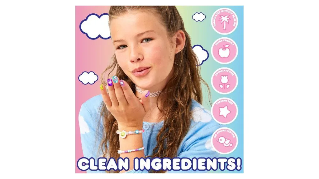 Tento súprava na trblietavé nechtové umenie Hello Kitty premení manikúry na magické