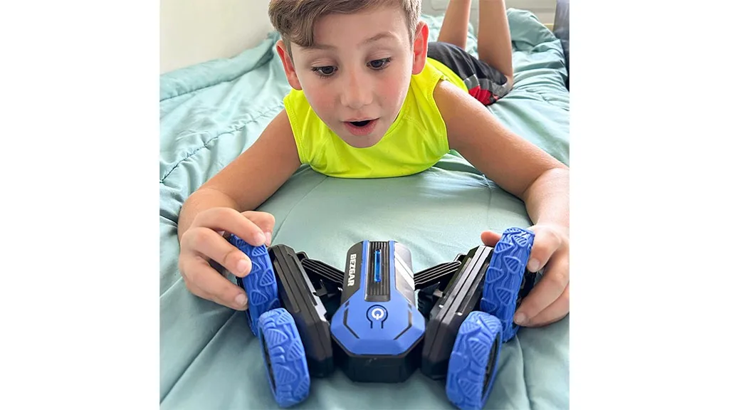 Bezgar RC diaľkové ovládanie kaskadérske auto je vždy pripravené na akčné hranie