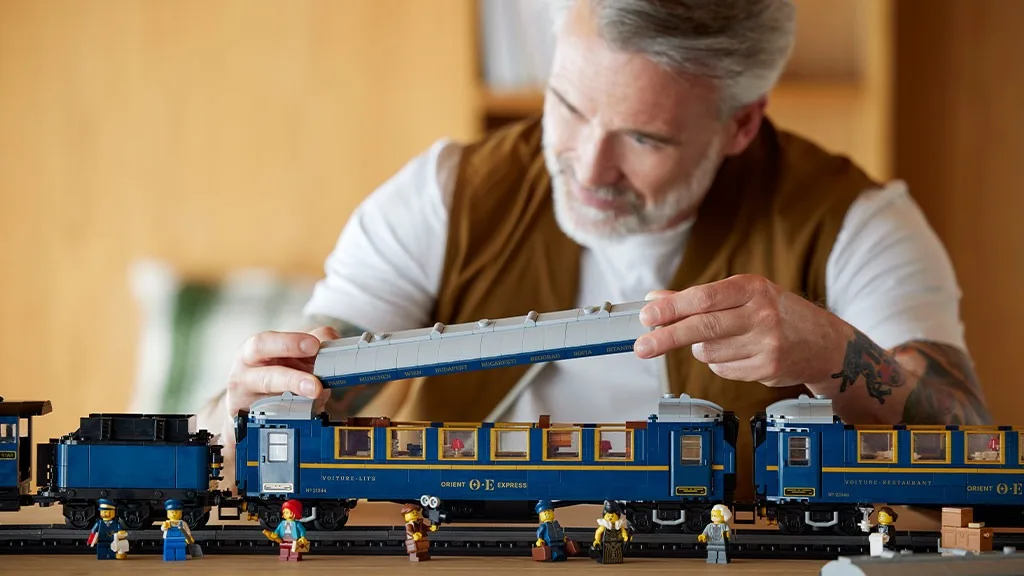 Nástup na súpravu LEGO Orient Express!