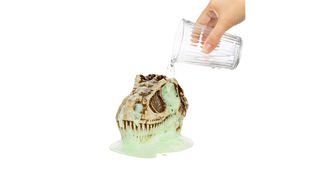 Deti si môžu zašpiniť ruky s novou hračkou GrossMos! Dino od MGA Entertainment.