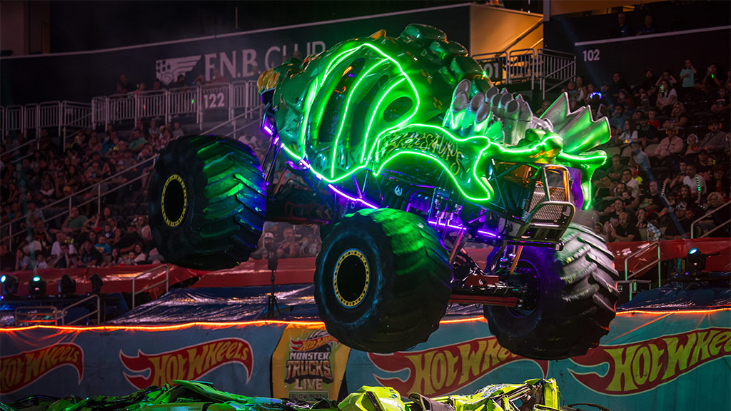 Hot Wheels Monster Truck Live sa v roku 2025 vráti s témou Glow-N-Fire