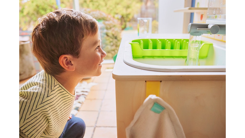 Funkčný drez a drviče odpadu: realistická kuchynka od Lovevery obsahuje všetko