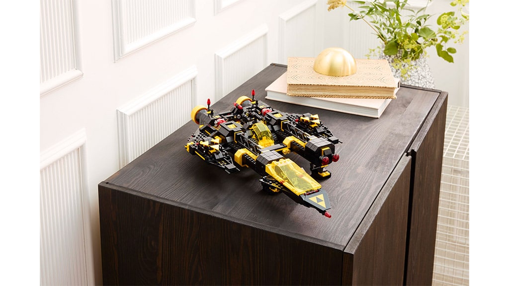 Leť späť do 80. rokov s novou LEGO Blacktron Renegade súpravou