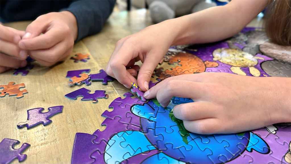 Celestial Buddies: Koľko veľa mesiacov! 500-dielikové puzzle