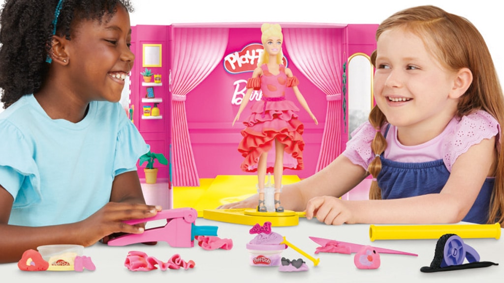 Deti môžu vytvárať modely vhodné na mólo s hernými súpravami Play-Doh Barbie