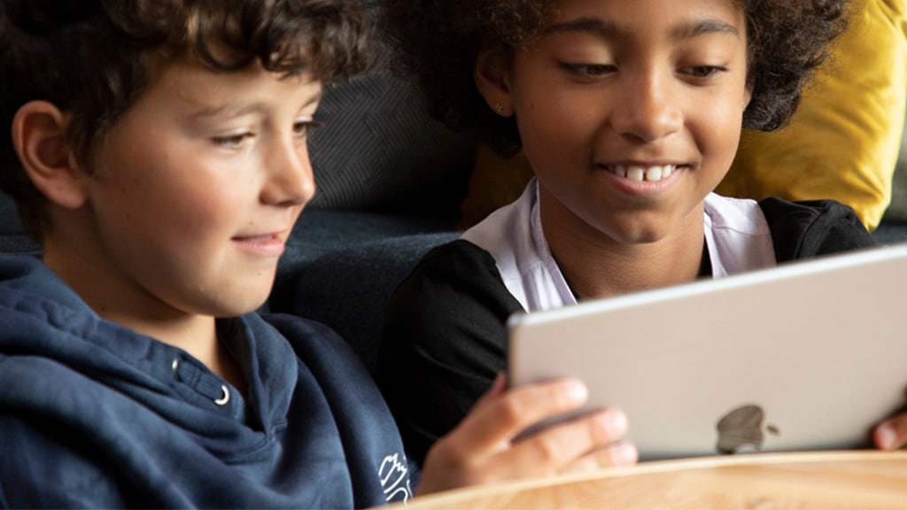 Hraj sa, spájaj sa a uč sa v digitálnom svete s LEGO-m