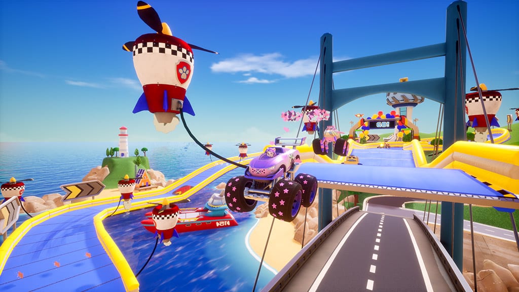 Chase, Skye a ostatní preberajú volant v hre Labková patrola: Záchranné kolesá – Šampionát