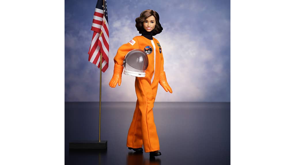 Barbie vzdáva poctu priekopníčke NASA Ellen Ochoa bábikou Inšpiratívne ženy