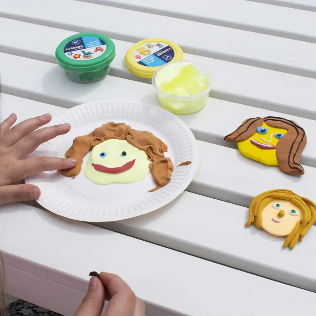 PlayBox: 24-dielna sada modelovacej hmoty, ktorá schnie na vzduchu kép 3