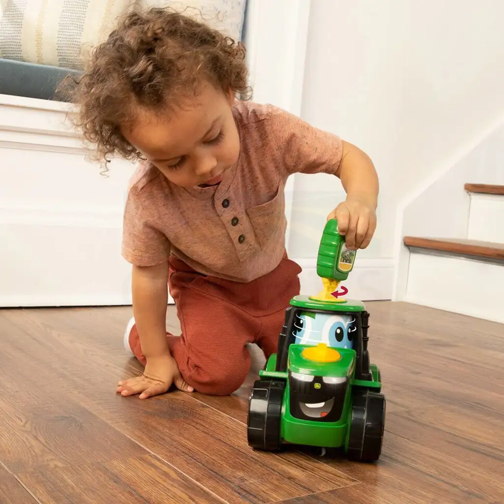 John Deere: Kľúč n Go Johnny traktor so štartovacím kľúčom a pohyblivou funkciou kép 6