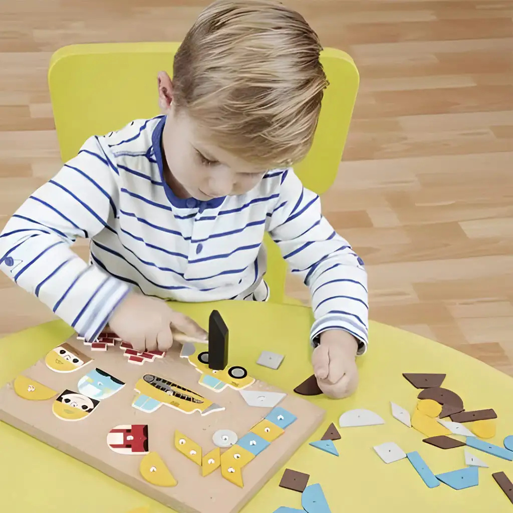 LENA: Sada na hranie s kladivom a korkovou doskou - Stavba kép 3