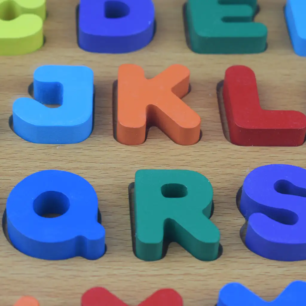 ABC farebné drevo veľké písmená skladačka 30x22cm kép 2