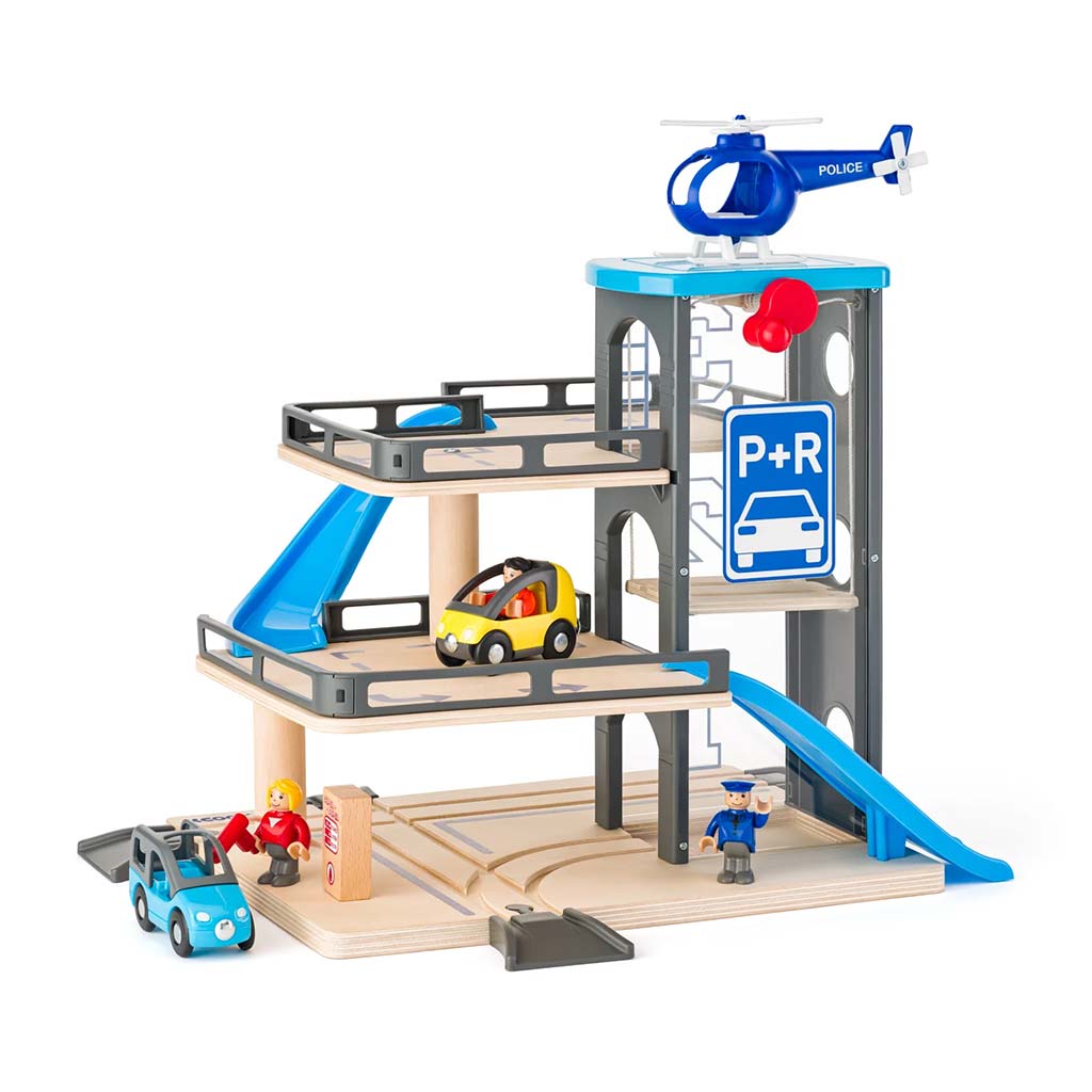 Dvojposchodová drevená garáž s vozidlami - Woodyland