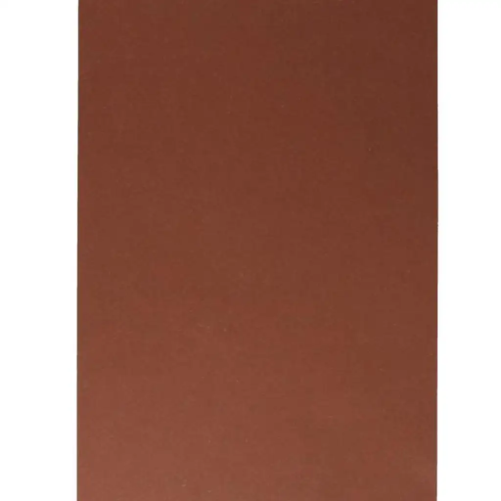 Hnedá penová doska A4, 2 mm hrubá.