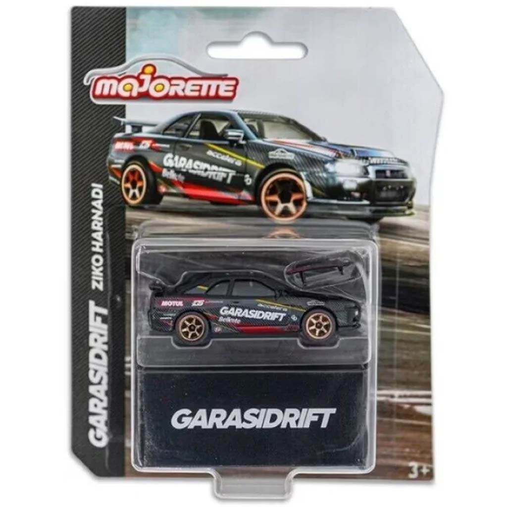 Majorette – Nissan Skyline R34 GarasiDrift Ziko Harnadi autíčko v mierke 1:64 - Simba Toys
