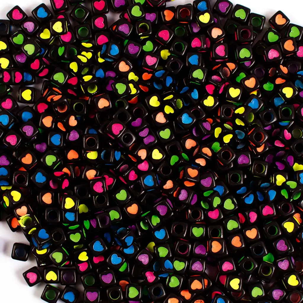 PlayBox: Čierny plastový súprava korálok srdiečkových 300 ks