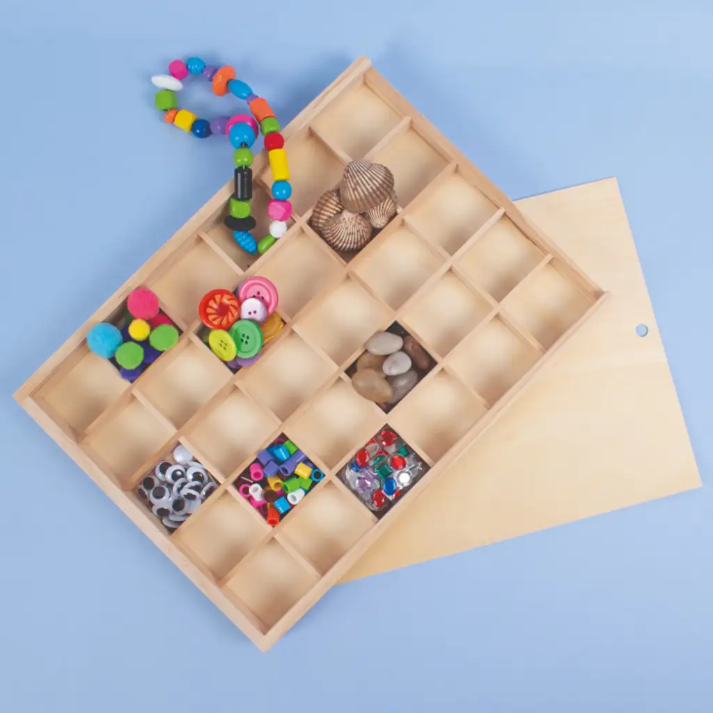 PlayBox: Drevená škatuľa s priehradkami s 30 priehradkami kép 2