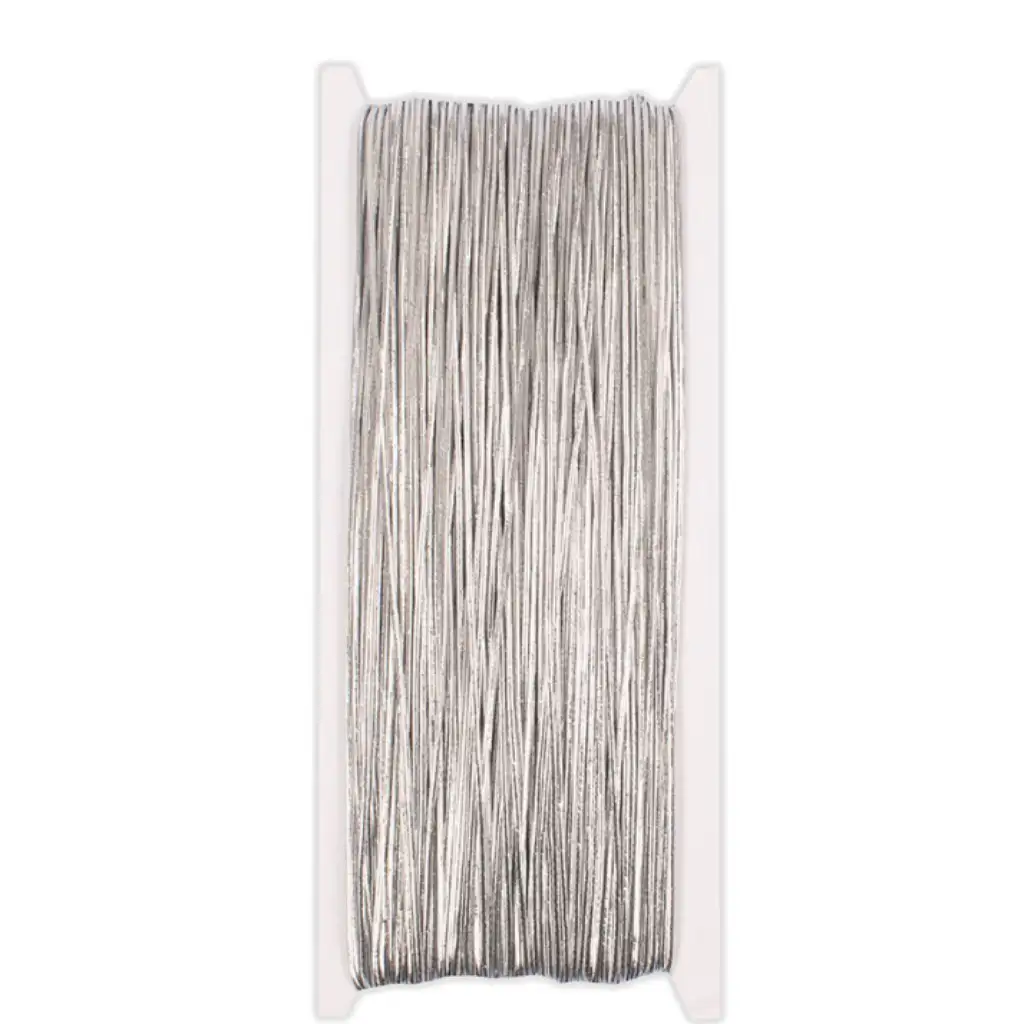 PlayBox: Elastický striebornosivý šnúr na 50 metrovom kotúči s hrúbkou 1 mm.