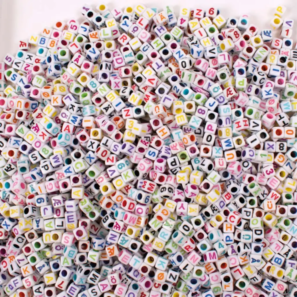 PlayBox: Písmená, číselné farebné variteľné korálky 1500 ks 6mm