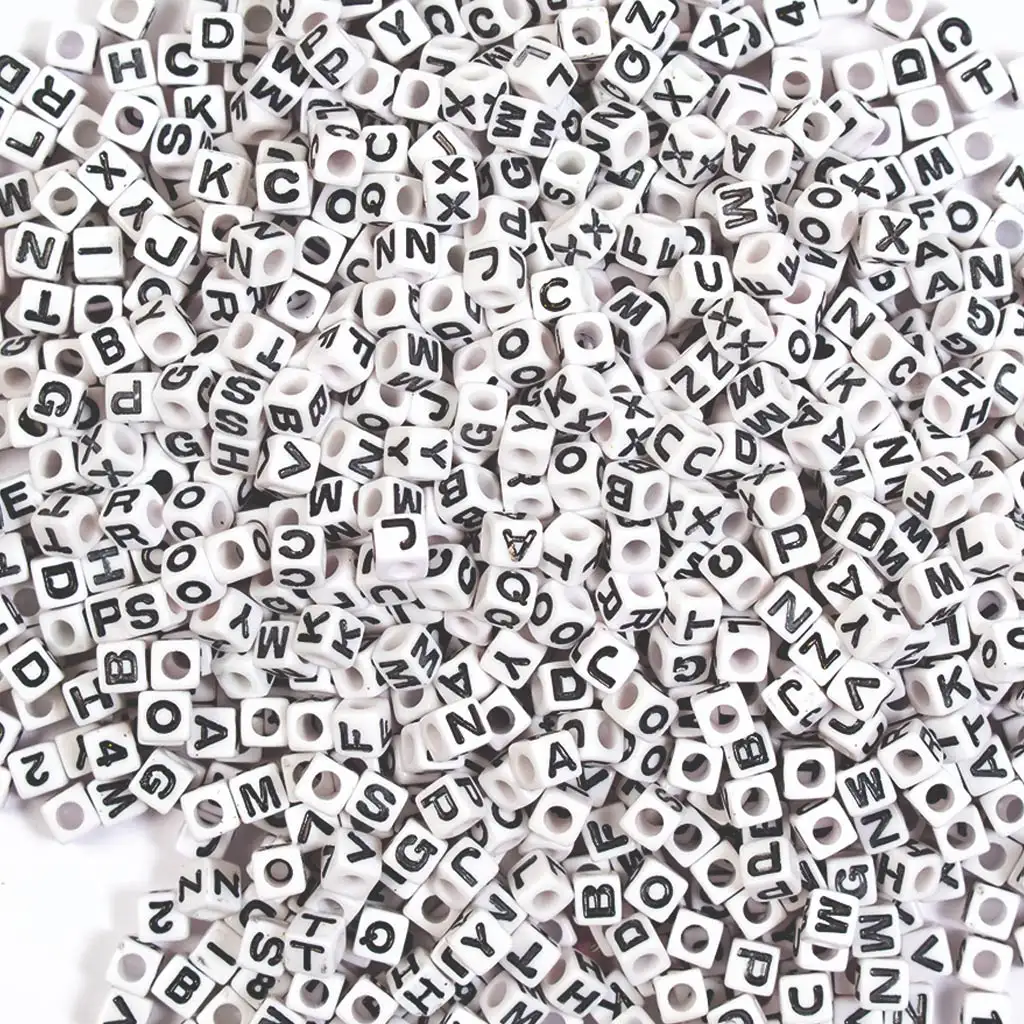 PlayBox: Sada čierno-bielych perličiek s písmenami, 300 ks