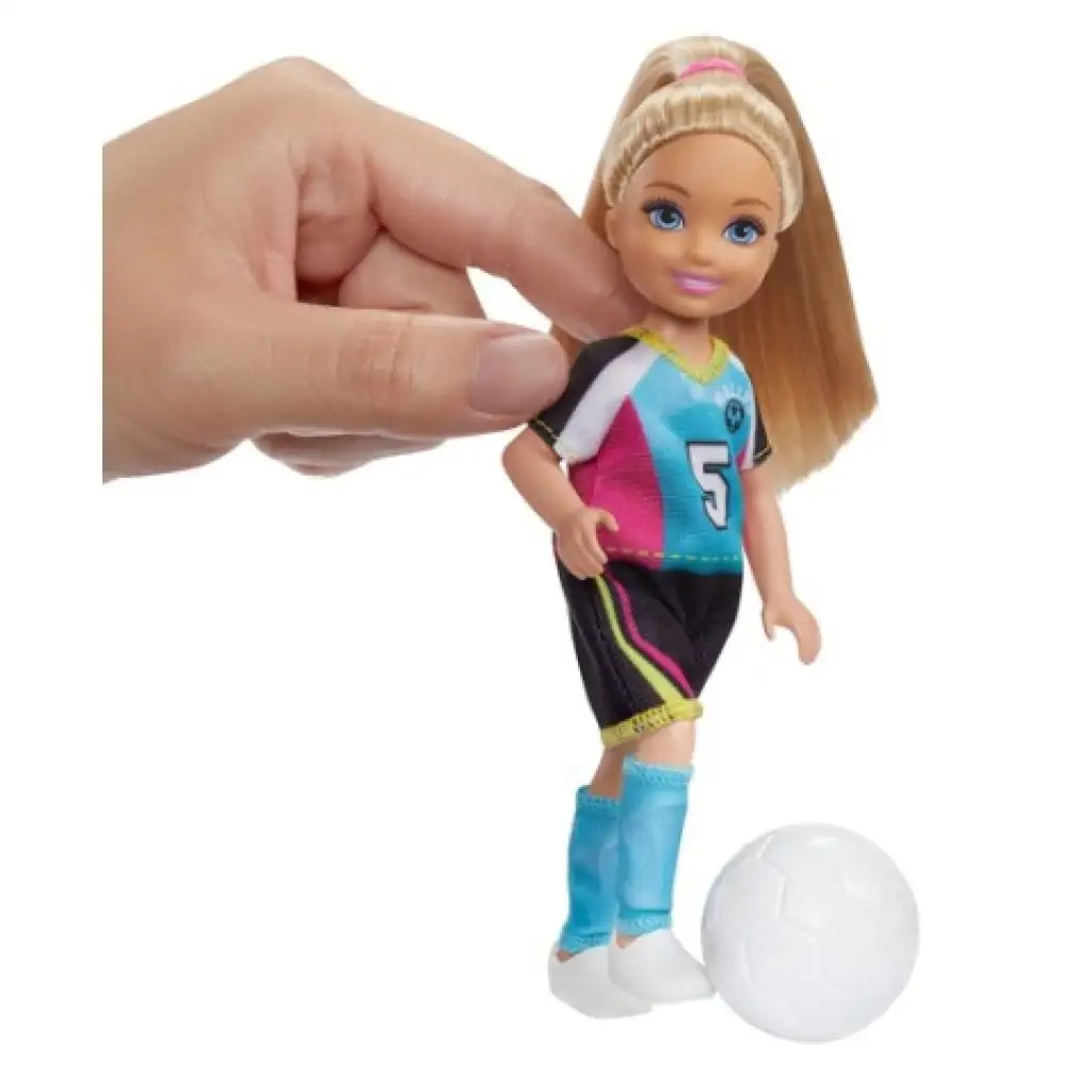 Barbie Dreamhouse Adventures: Chelsea foci játékszett - Mattel kép 4