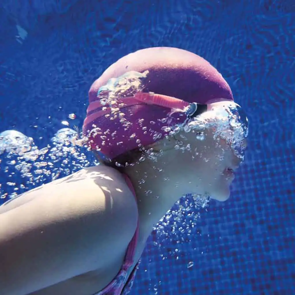 Bestway: Glider™ silikónová plavecká čiapka od 14 rokov v 3 farbách 1 ks kép 2