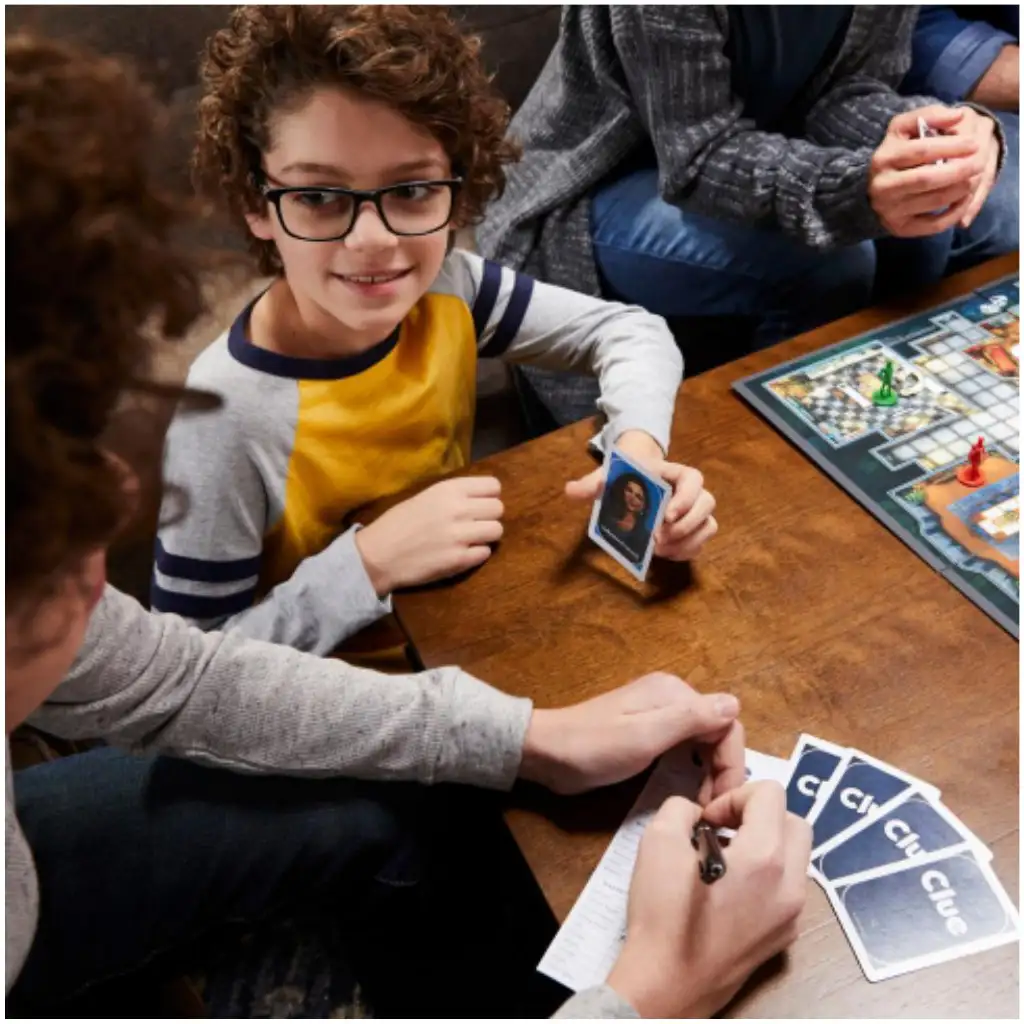 Cluedo - Klasická detektívna spoločenská hra - Hasbro kép 3