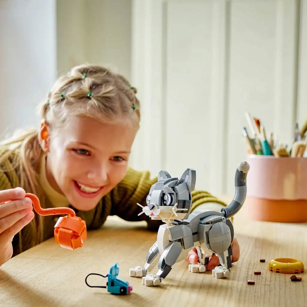 LEGO® Creator: Játékos cica (31163) kép 4