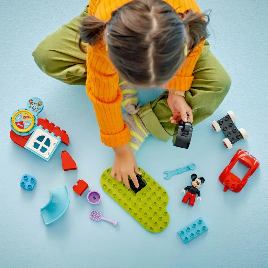 LEGO® DUPLO®: Ihrisko a auto Mickeyho Mousea (10454) kép 3