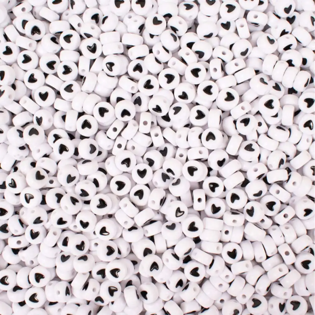 PlayBox: Srdiečkové navliekacie korálky 300 ks set 7 mm