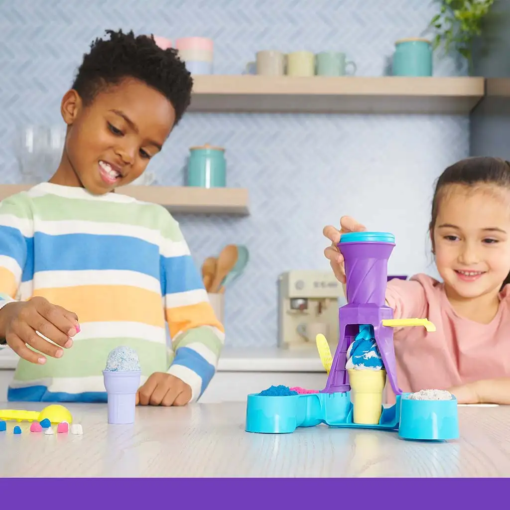 Kinetic Sand: Sada na výrobu zmrzliny z modelovacieho piesku 396g - Spin Master kép 3