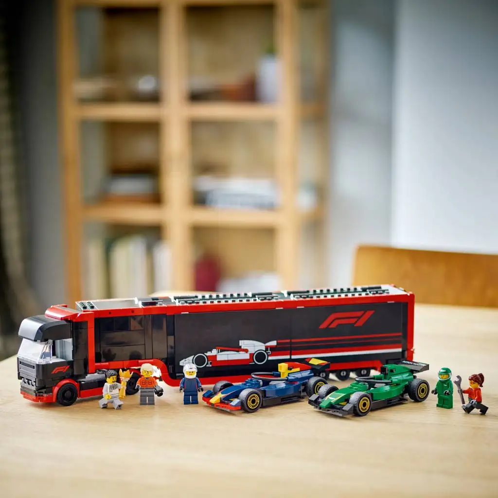 LEGO® City: F1® kamión, RB20 a AMR24 F1® autá s (60445) kép 3