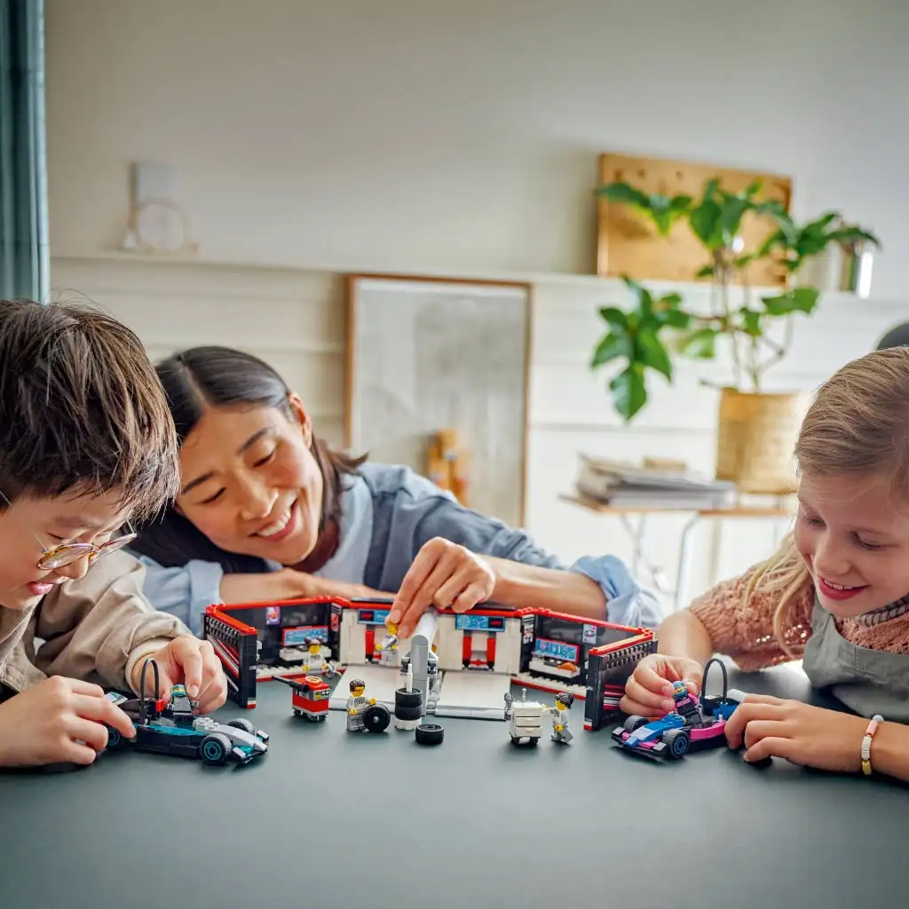 LEGO® City: F1® garáž, Mercedes-AMG a Alpine autá (60444) kép 3