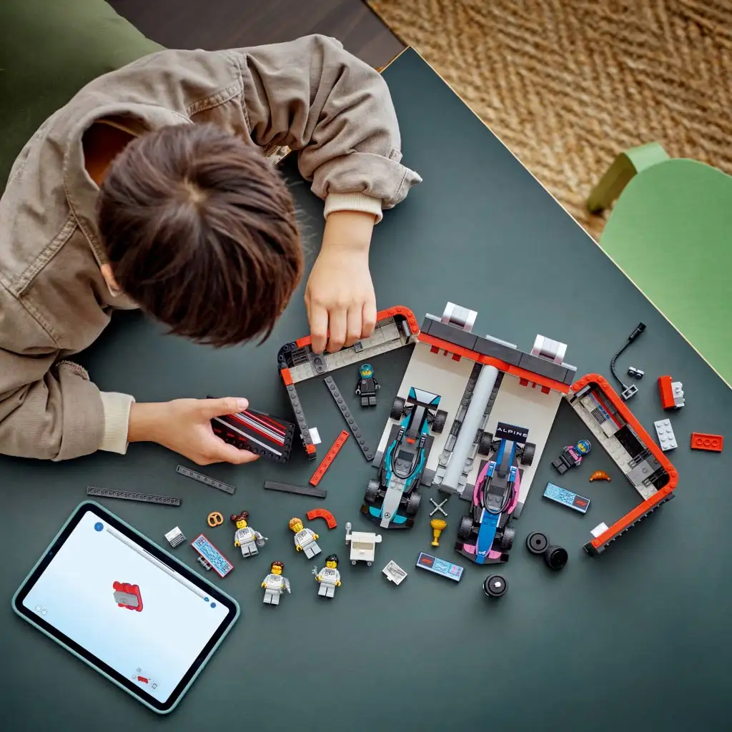 LEGO® City: F1® garáž, Mercedes-AMG a Alpine autá (60444) kép 4