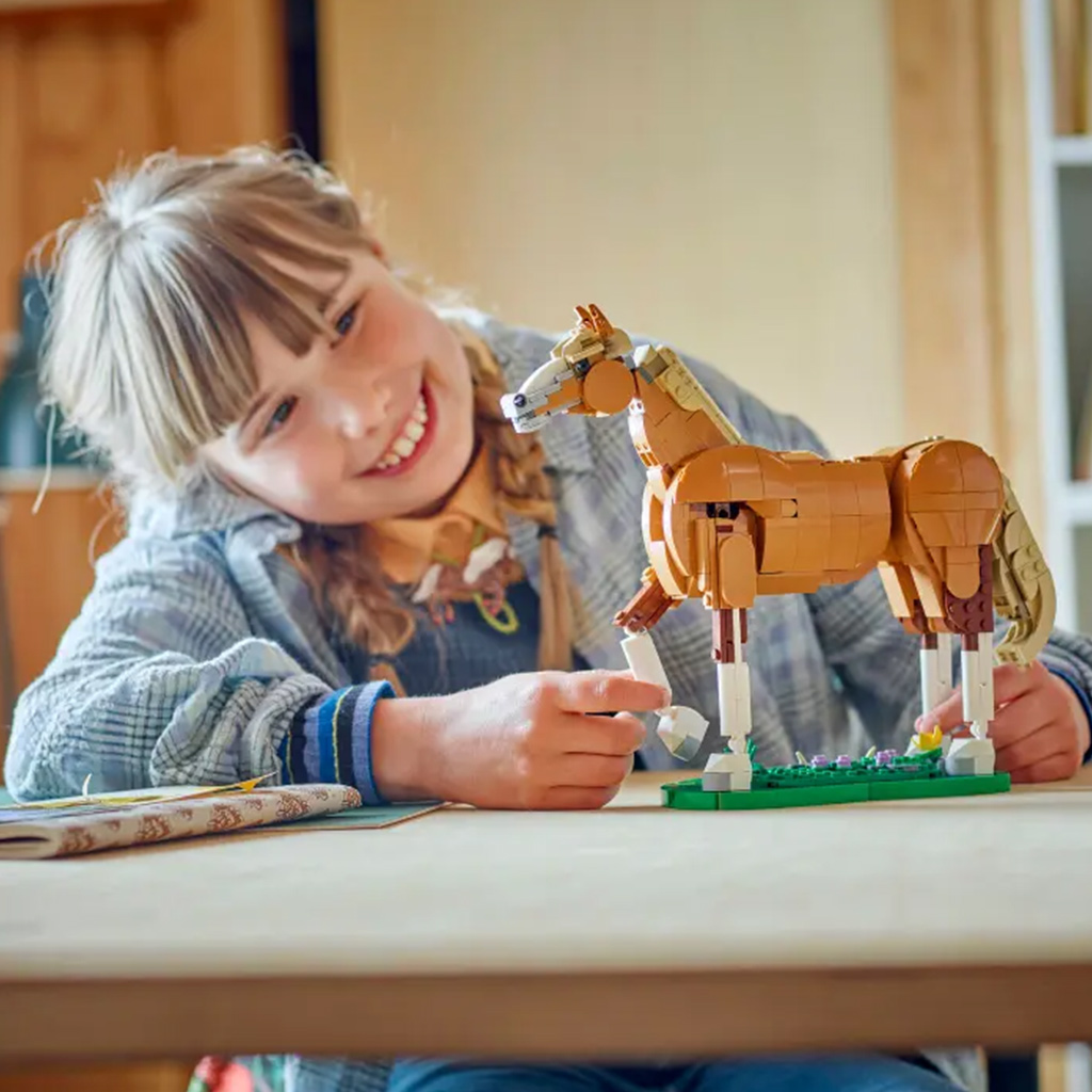 LEGO® Creator: Nádherný kôň (31166) kép 5