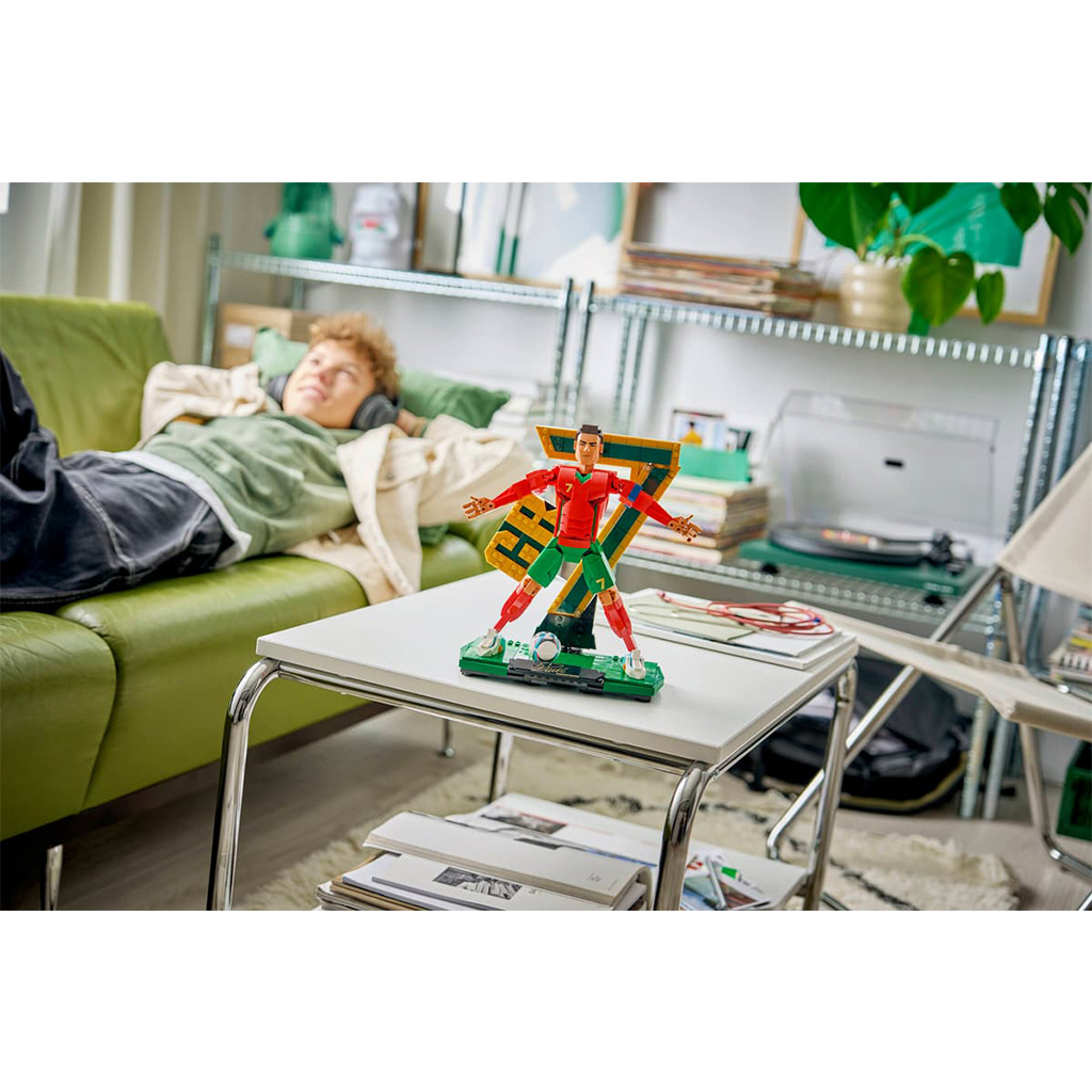LEGO® Editions: Cristiano Ronaldo – Futball-legenda (43016) kép 5