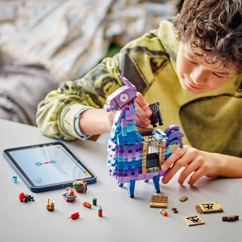 LEGO® Fortnite: Supply Llama (77071) kép 4
