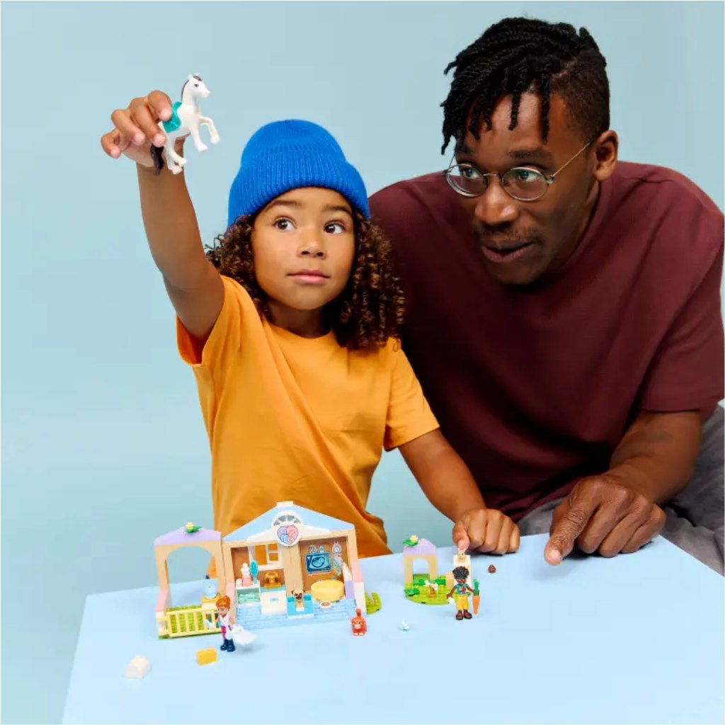 LEGO® Friends: Zvieracia klinika (42696) kép 4