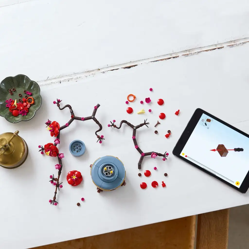 LEGO® Icons: Slivkový kvet (10369) kép 4