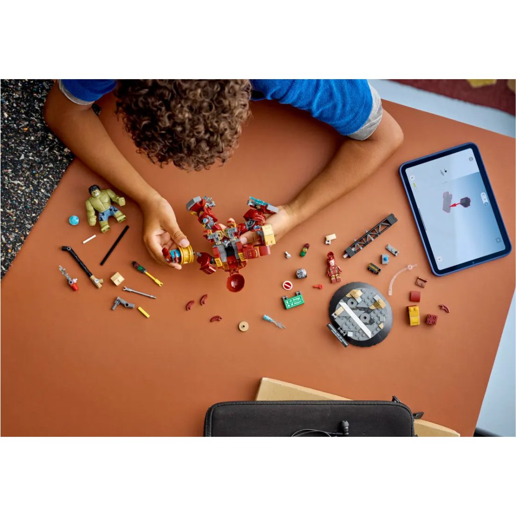 LEGO® Marvel: Obrovský súboj Hulkbustera a Hulka (76343) kép 5