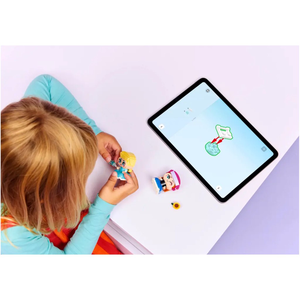 LEGO® Disney: Malá Anna a Elsa (43284) kép 4