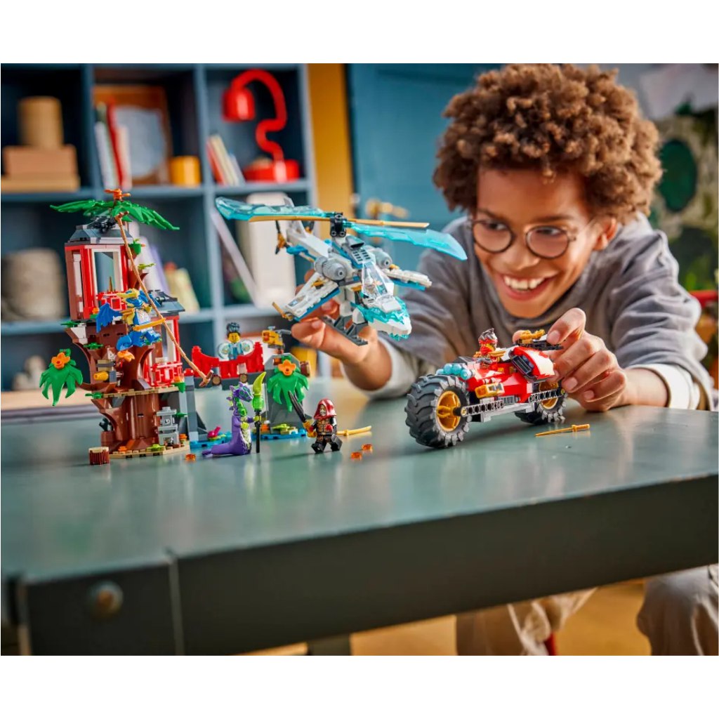 LEGO® Ninjago: Súboj nindža vozidiel pri domčeku na strome (71857) kép 4