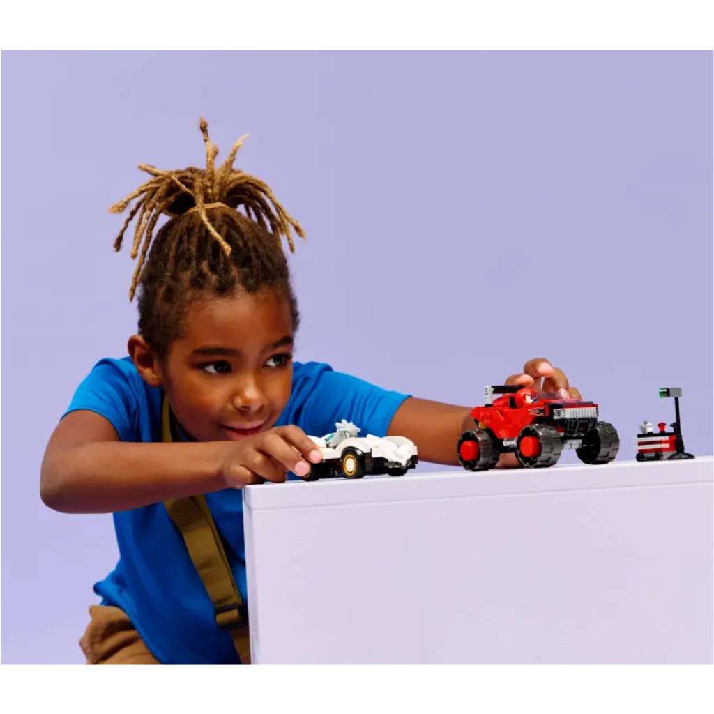 LEGO® Sonic the Hedgehog™: Strieborné auto proti Knucklesovmu monster trucku (77118) kép 4