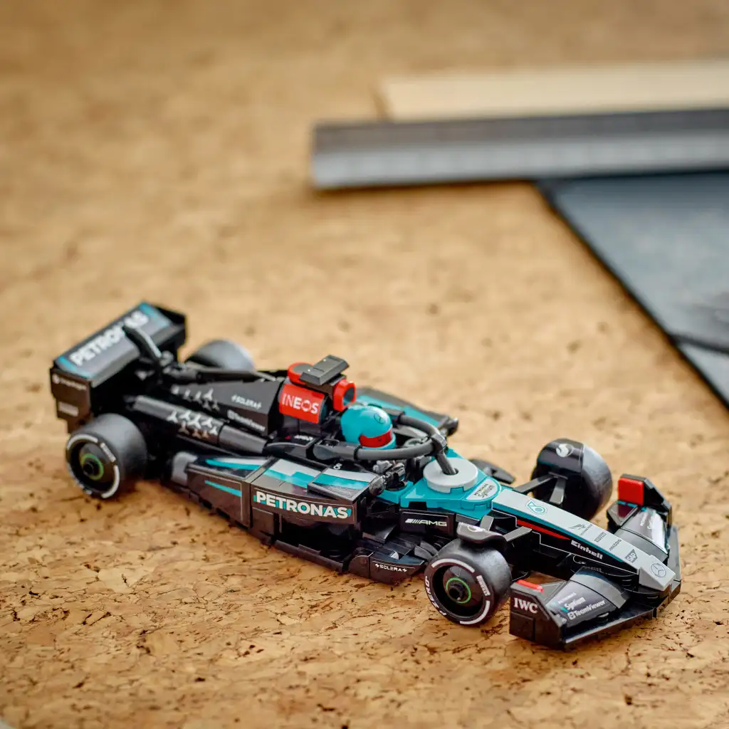LEGO® Speed Champions: Mercedes-AMG F1® W15 pretekárske auto (77244) kép 4