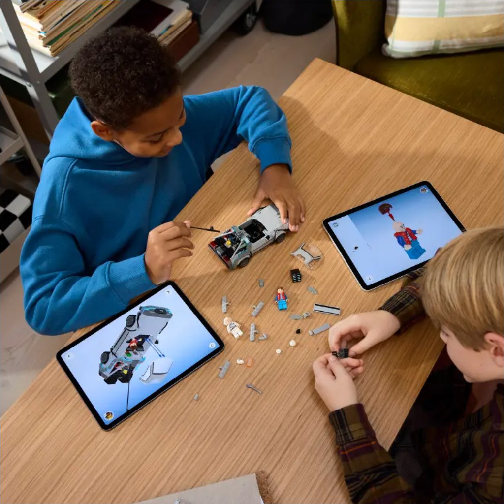 LEGO® Speed Champions: Stroj času z filmu Návrat do budúcnosti (77256) kép 6