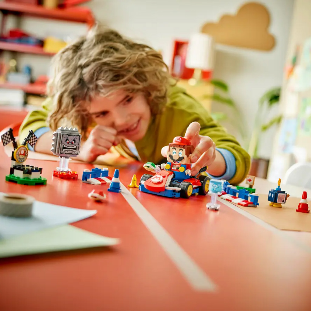 LEGO® Super Mario™: Interaktív LEGO® Mario™ és Standard Kart (72043) kép 7