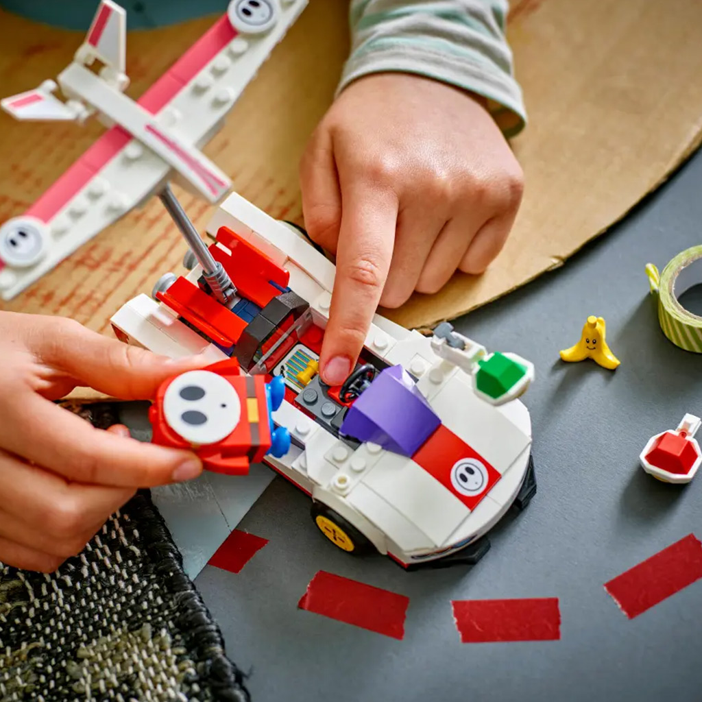 LEGO® Super Mario™: Mario Kart™ – Shy Guy a P-Wing (72045) kép 7