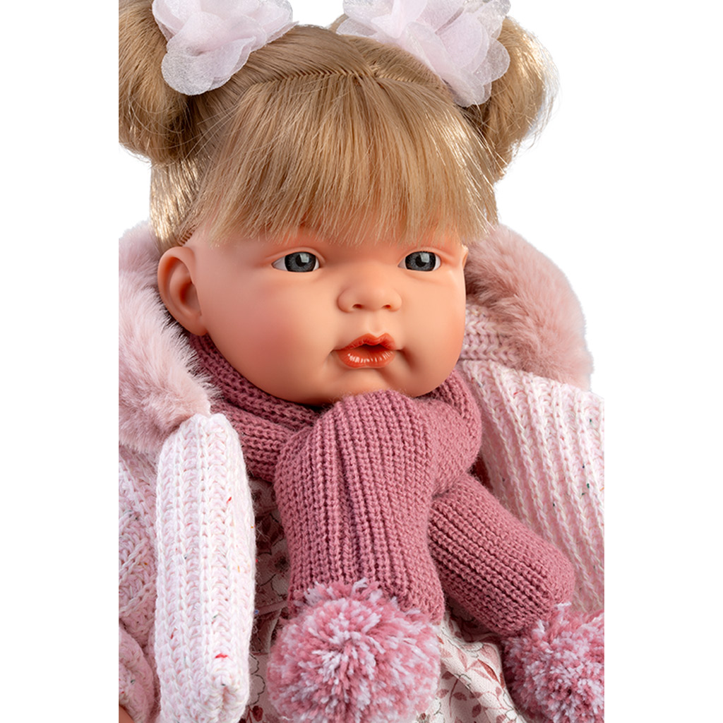 Llorens: Joelle 38 cm plačúca bábika so strapcovým šálom kép 4