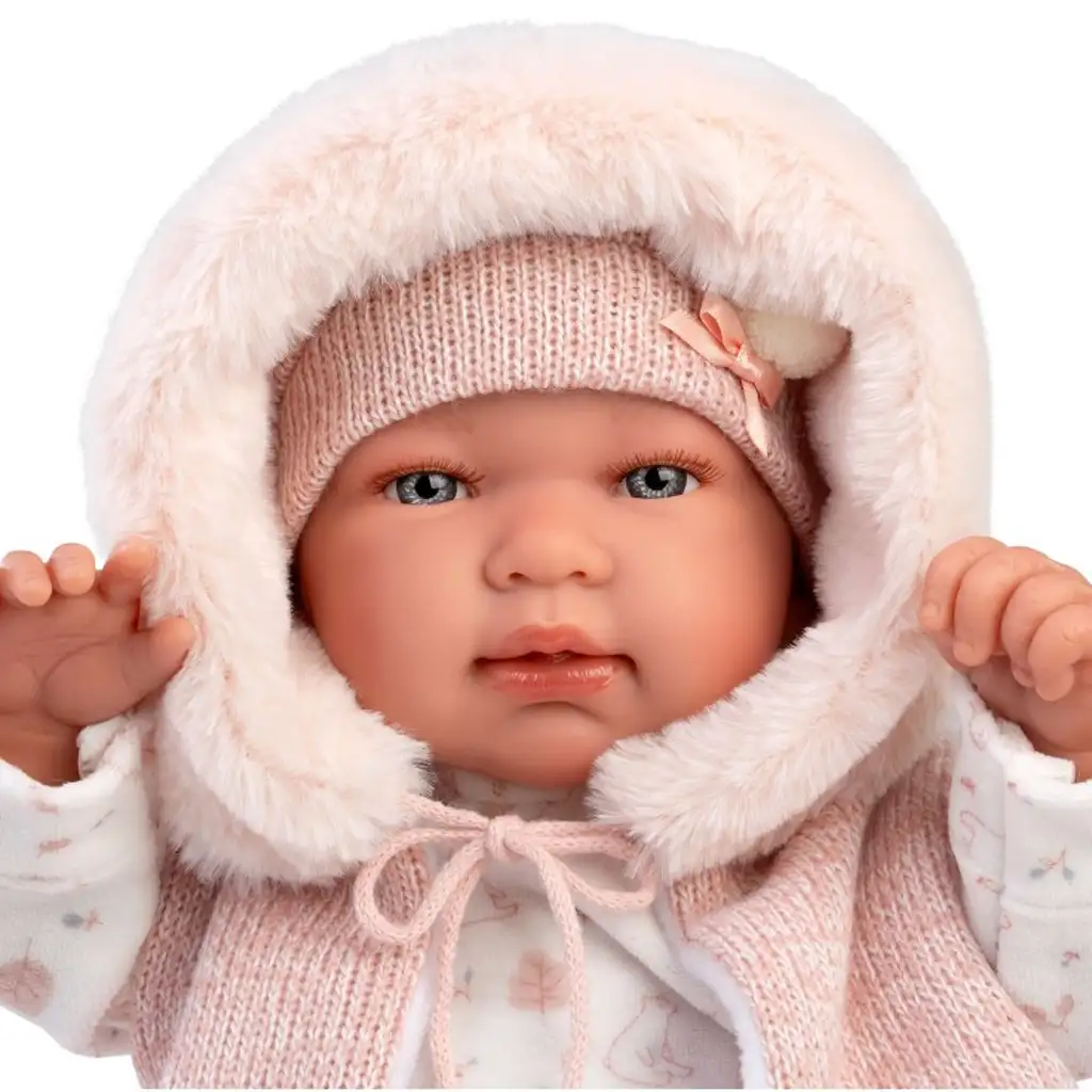 Llorens: Tina 44 cm novorodenec v ružovej kapucňovej veste. kép 3